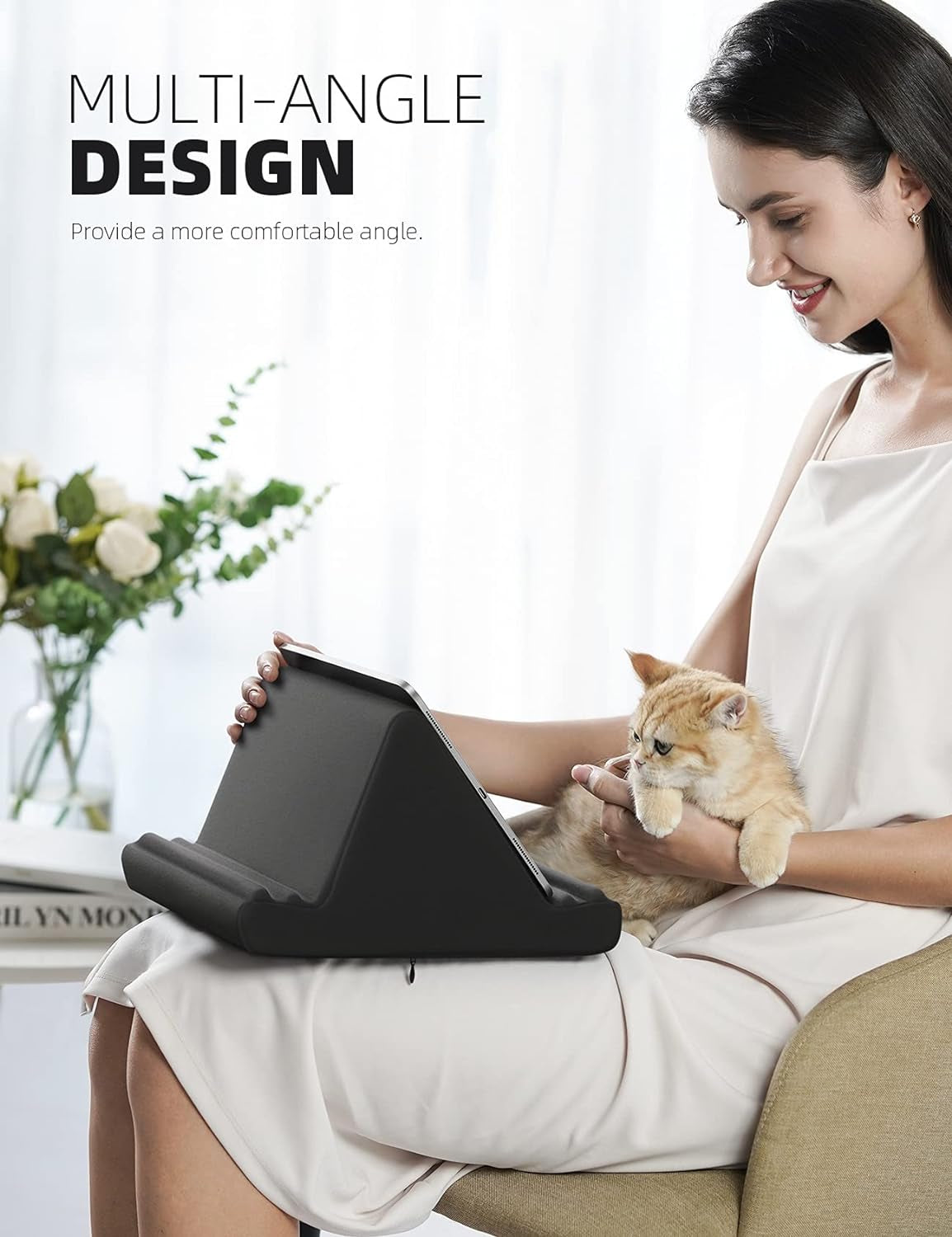 Tablet Pillow Stand with Pockets – Soft Lap Pad Dock for iPad, Kindle & Phones (4–13”), 4 Viewing Angles, Bed & Desk Use