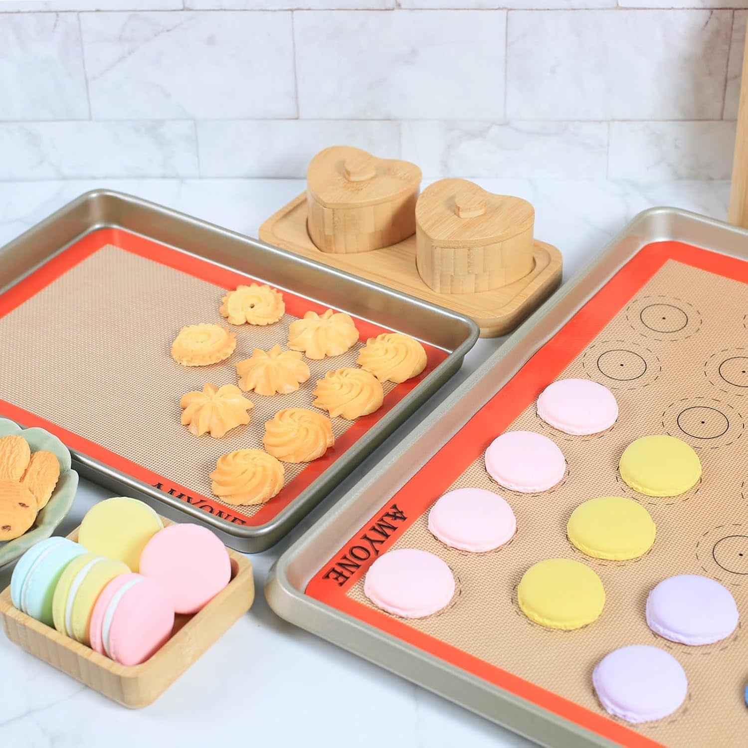 ✨ Silicone Baking Mats – Set of 4 Non-Stick Reusable Liners | Fits 11"x17" Half Sheet & 8"x12" Quarter Sheet Pans | Perfect for Cookies, Macarons, Bread & Pastries