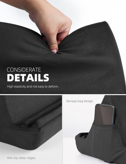 Tablet Pillow Stand with Pockets – Soft Lap Pad Dock for iPad, Kindle & Phones (4–13”), 4 Viewing Angles, Bed & Desk Use